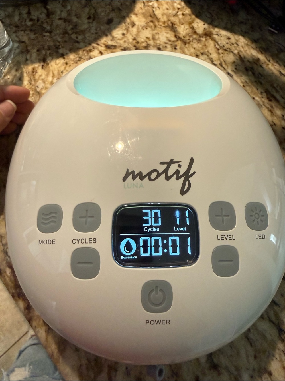 motif Luna White Electronic Breast Pump - White